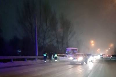 Образовалась большая пробка: авария на Винаповском мосту сковала движение