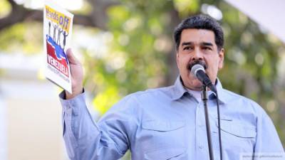 Венесуэльский лидер завел аккаунты в Telegram и WhatsApp
