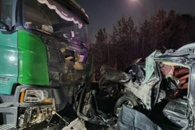 На Урале в ДТП погиб водитель Nissan, пассажир находится в коме