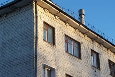 В Ивановской области подросток упал с крыши пятиэтажного дома