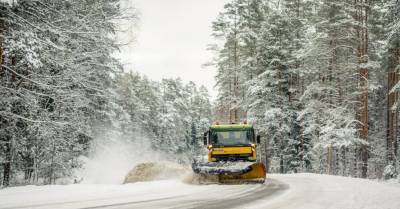Снег и гололед: затруднено движение транспорта