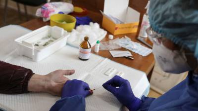 На Украине выявили 9946 новых случаев коронавируса за сутки