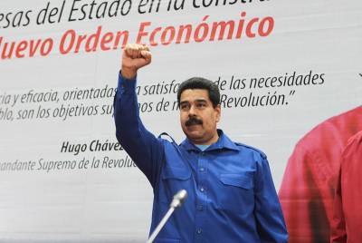 Мадуро опубликовал свой номер в Telegram и WhatsApp