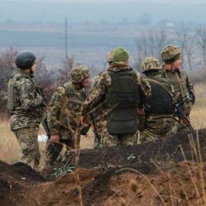 Украинские военные в зоне ООС сбили беспилотник боевиков
