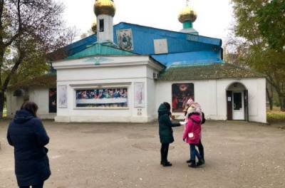 В Одессе активисты провели акцию возле храмов ПЦУ
