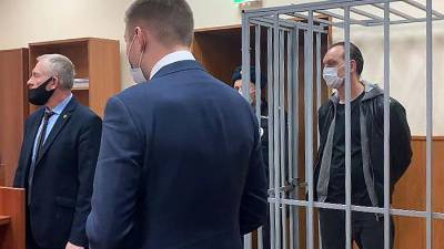 Суд продлил домашний арест топ-менеджеру банка «Траст» Хабарову