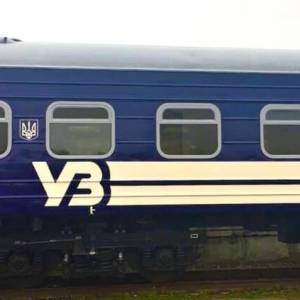 УЗ перекрасит вагоны пассажирских поездов. Фото