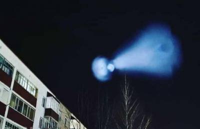 Гигантский светящийся шар в небе напугал жителей Японии