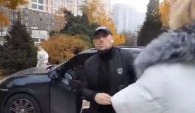 В Одессе автохам на Porsсhe напал на девушек, которых чуть не сбил, видео: "Чего вы такие умные?" - odessa.politeka.net - Одесса