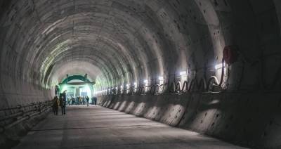 Собянин осмотрел ход строительства станции метро "Славянский мир"