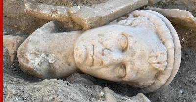 Древнюю статую старше 2000 лет нашли в Турции