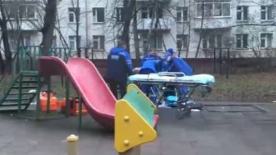 Десятилетний москвич умер во время игры с братом на детской площадке