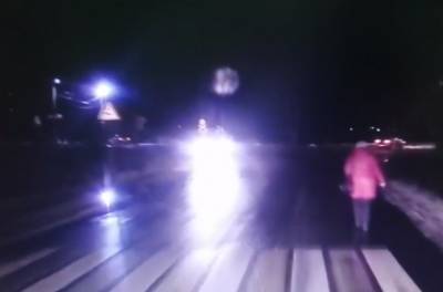 Видео наезда на женщину в Конаково снял регистратор сбившего ее автомобиля
