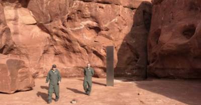 Загадочный монолит, который нашли в США посреди пустыни, таинственно исчез