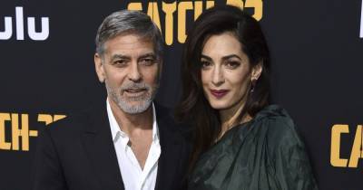 "Стоял на коленях минут 20": Джордж Клуни поделился комической историей своего предложения