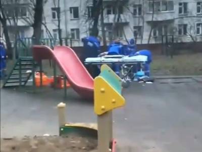 Юный москвич умер, получив удар палкой от младшего брата во время игры