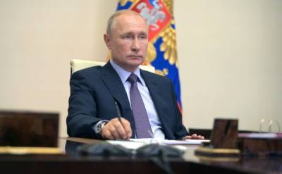 Путин напомнил чиновникам, что необходимо решать проблему с доходами россиян