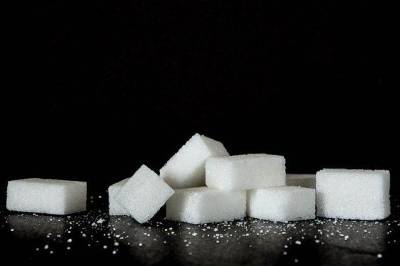 Производители впервые с начала лета начали снижать цены на сахар