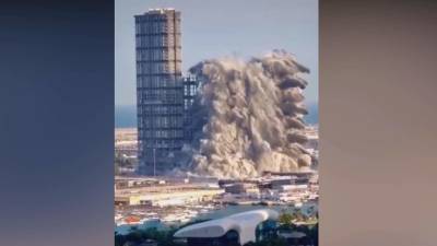 Четыре небоскреба в Абу-Даби снесли за 10 секунд