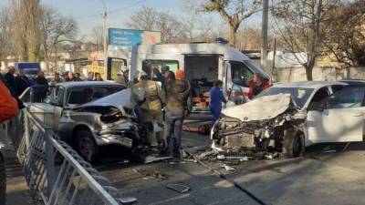 Лобовое ДТП в Симферополе: пострадали два человека