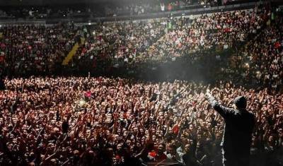 Вопрос дня: кто разрешил рэперу Басте выступить в огромном зале с тысячами зрителей?