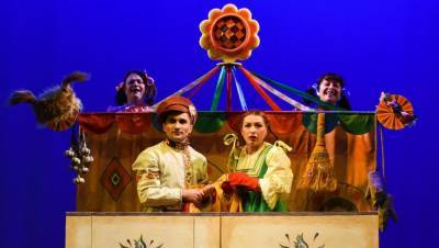 В Тверском театре кукол папы могут посмотреть «Потешную сказку» за 1 рубль