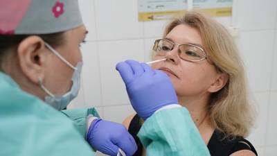 Вирусолог назвал условия завершения эпидемии COVID-19 в России