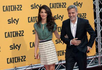 "Вывихнул бедро": Джордж Клуни рассекретил, как сделал предложение жене Амаль