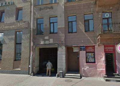 Обнялись и ушли: юных парня и девушку нашли мертвыми в запертой квартире в Петербурге