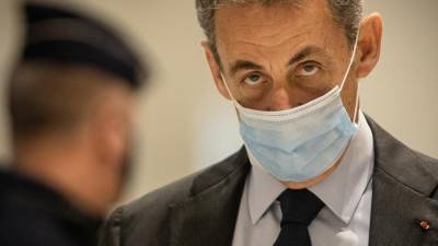 В Париже возобновился суд над Саркози