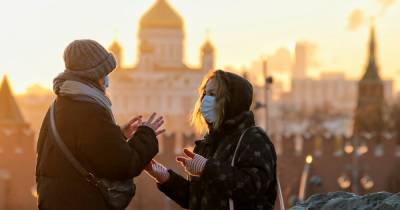 Москвичам дали советы по уходу за кожей при ношении защитной маски