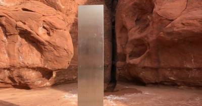 Таинственный металлический монолит, найденный посреди пустыни в США, загадочно исчез