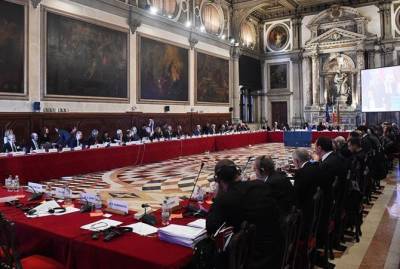 Венецианская комиссия отвела 30 минут на решение по конституционному кризису в Украине