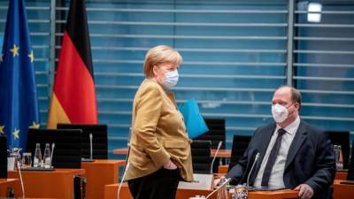 Правительство Германии сократит помощь пострадавшим от коронавируса