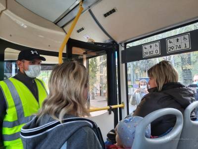 Пассажиры липецких автобусов стали носить маски в салоне