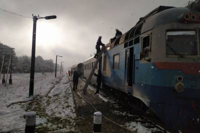 В Волынской области произошел пожар в дизель-поезде (фото, видео)