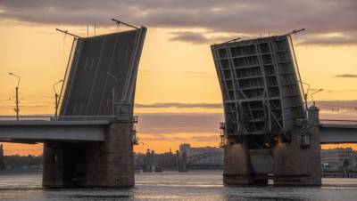 В Петербурге завершился сезон регулярной разводки мостов