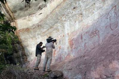 В Колумбии нашли скальный массив с тысячами картин глубокой древности