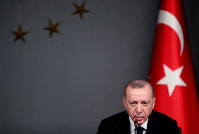 В Турции введен комендантский час