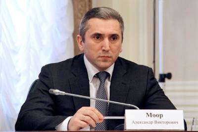 Российским чиновникам закупят столы за миллионы рублей