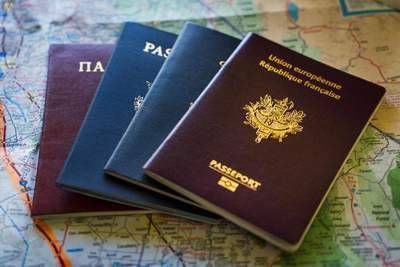 Путин предложил запретить чиновникам иметь второе гражданство