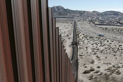 СМИ узнали, что Трамп пытается срочно достроить стену на границе с Мексикой, чтобы успеть до инаугурации Байдена