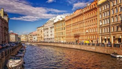 Петербург потерял 70% туристов из-за пандемии коронавируса