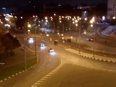 Опасный дрифт: В центре Харькова неизвестные устроили ночные гонки авто