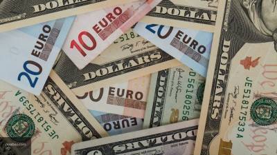 Аналитик озвучил прогноз для доллара и евро на ноябрь