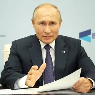 Путин: потребительский спрос в России постепенно восстанавливается