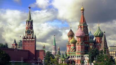 Путин в числе первых услышал звон новых колоколов на Спасской башне