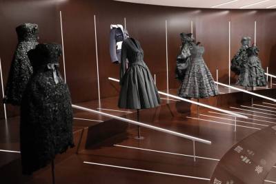 Екатерина Рошук о выставке «О времени: мода и продолжительность» в музее Метрополитен