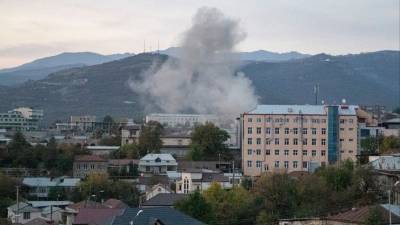 Дома не восстановить: кадры последствий массированного обстрела Степанакерт