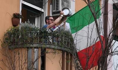 Власти Италии с 5 ноября вводят комендантский час для всех граждан